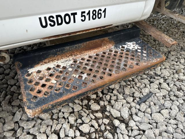 2004 Gmc C5500 36-inch Step