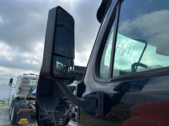 2017 Freightliner CASCADIA Left Door Mirror | Material: Poly