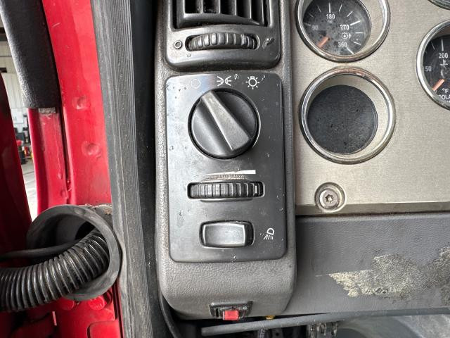 Mack CXU Dash Panel: Headlight Switch