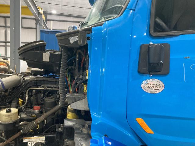 2019 Peterbilt 579 Blue Left Cab Cowl
