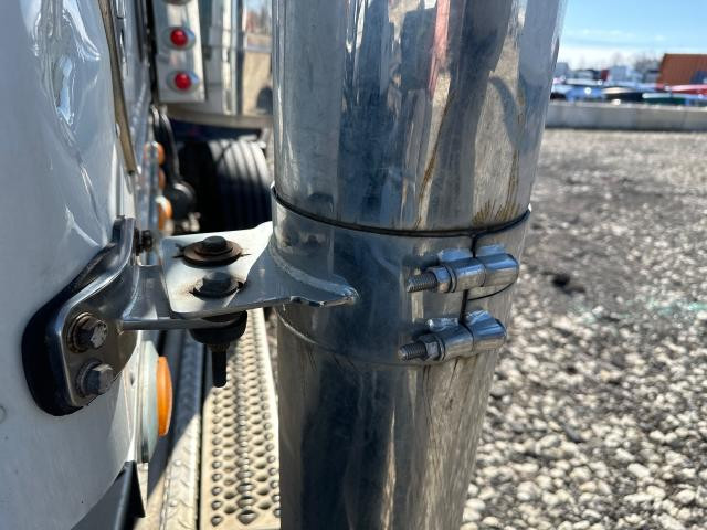 2009 Peterbilt 388 Right Bracket