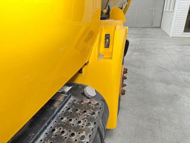 2005 International 4300 Right Yellow Extension Fiberglass Fender Extension (Hood): Does Not Include Brackets