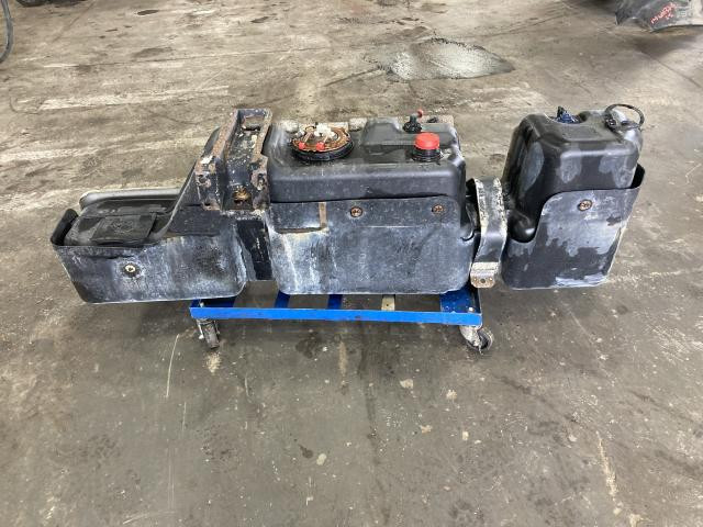 2004 Gmc C5500 Fuel Tank: P/N 15189701 (verify)