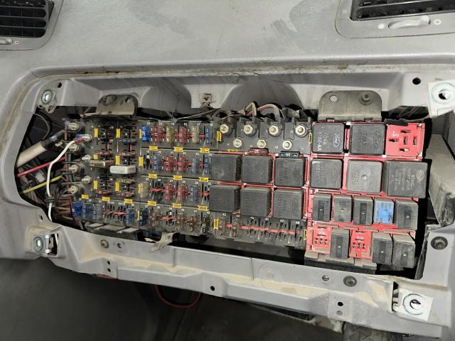 1998 Ford A9522 Right Fuse Box
