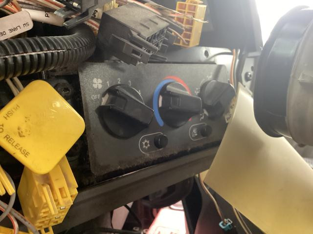Mack CXU613 Heater & AC Temperature Controls for Sale