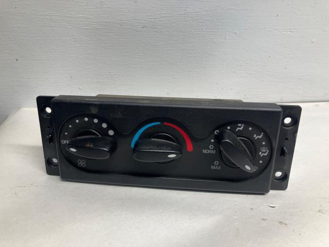 2016 International TRANSTAR (8600) Heater & AC Temp Control: Fan Strength Knob, Temp Control Knob, Fan Mode Knob | P/N 3827580C1