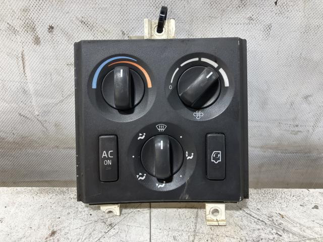 2007 Volvo VNL Heater & AC Temp Control: 3 Knobs, 2 Buttons, Bottom Left Mounting Tab Is Broke