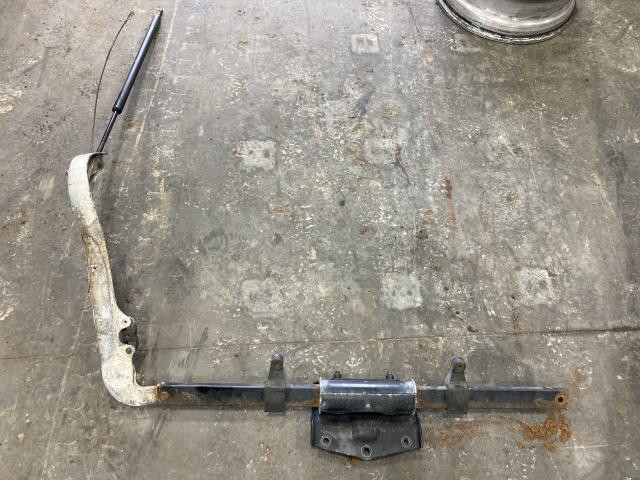 2016 Freightliner CASCADIA Hinge