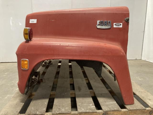 Hood, 1974 Ford LT900 : Red