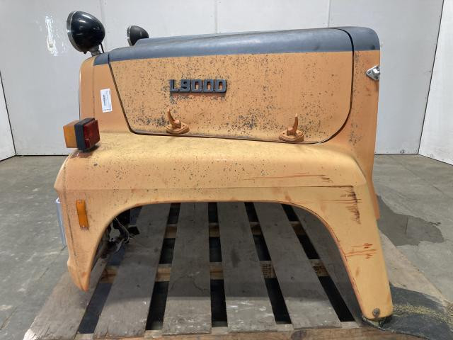 Hood, 1992 Ford LT9000 : Orange