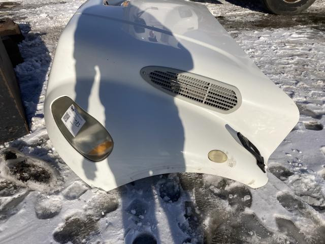 Hood, 2005 Freightliner M2 106 : White