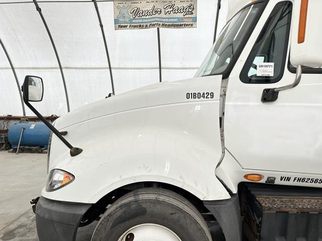 Hood, 2015 International PROSTAR : White