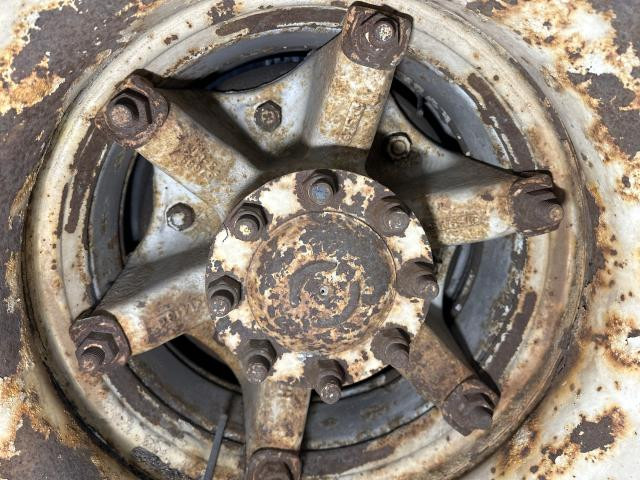 1986 International 9300 Hub: P/N 576693C1