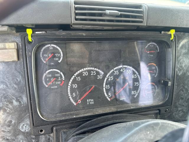 2003 Freightliner COLUMBIA 120 Instrument Cluster