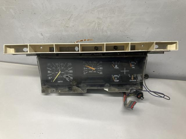1998 Ford F800 Instrument Cluster: P/N E7HT-17259-CA