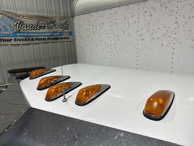 2017 Peterbilt 337 Lighting, Exterior