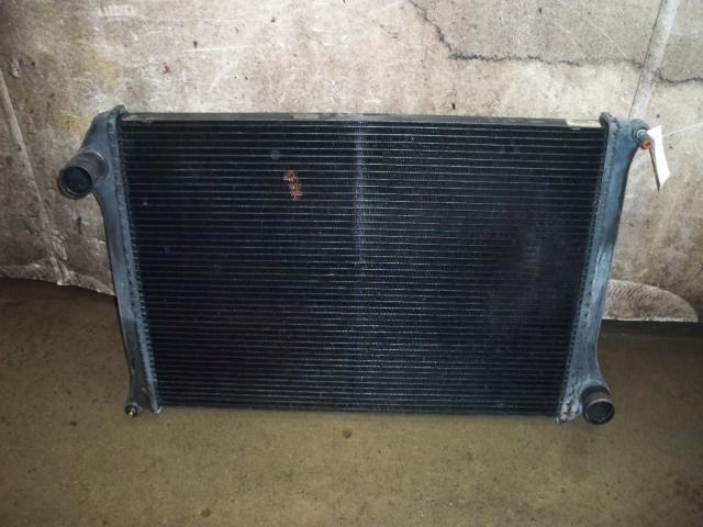 Pet30 Radiator Peterbilt 330 Radiator for Sale