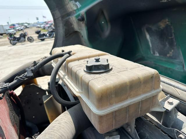 2007 Volvo VNL Plastic Radiator Overflow Bottle