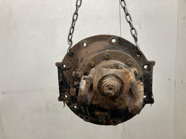 Meritor RR20145 Rear Differential/Carrier | Ratio: 3.91 | Cast# 3200r1864