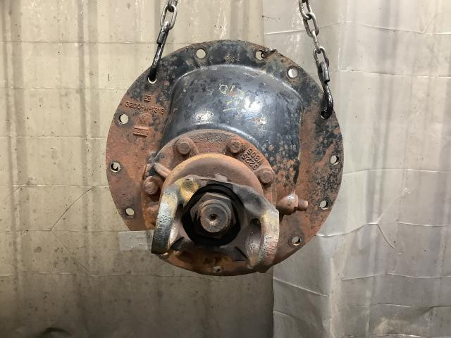 Meritor SQ100P Rear Differential/Carrier | Ratio: 3.90 | Cast# 320l-M-1818