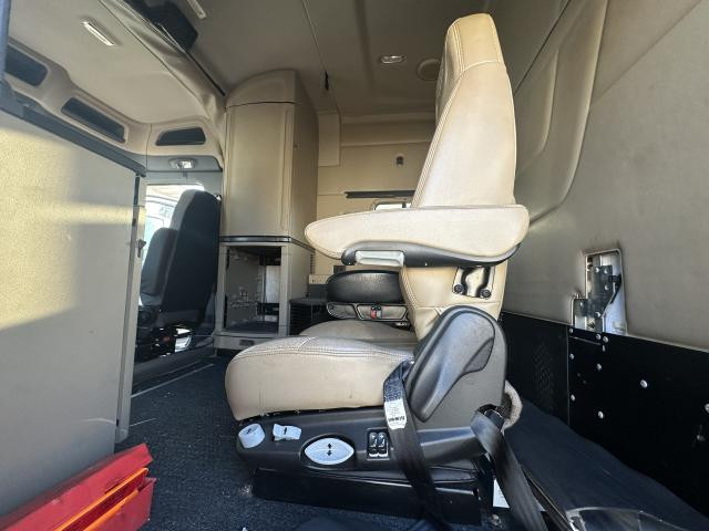 2015 Peterbilt 579 Left Seat, Air Ride