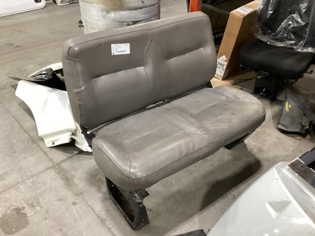 2002 International 4700 Right Seat, Non-Suspension