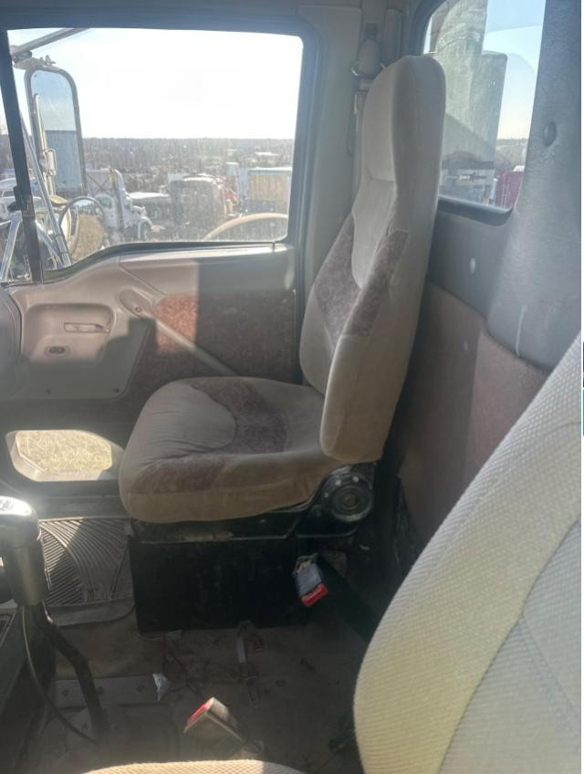 2000 Sterling A9513 Left Seat, Non-Suspension