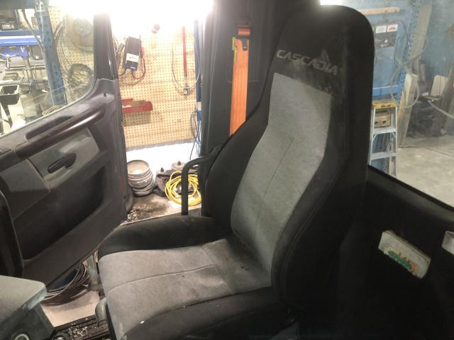 2018 Freightliner CASCADIA Right Seat, Non-Suspension