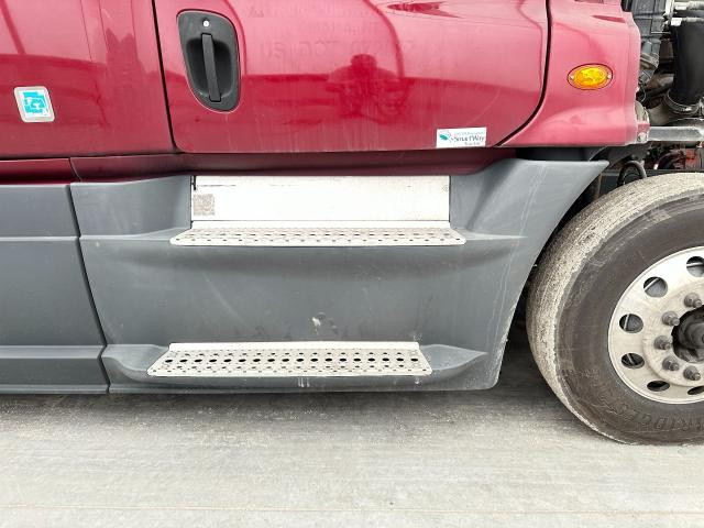 2016 Freightliner CASCADIA Right Grey Chassis Fairing | Length: 66.5  | Wheelbase: 240