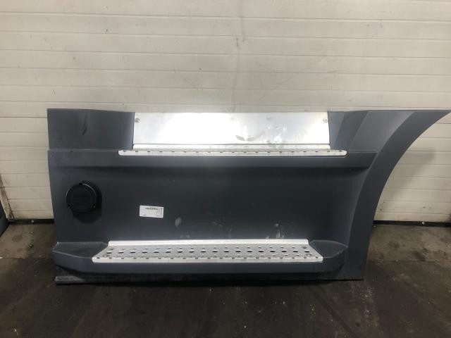 2019 Freightliner CASCADIA Right Grey Chassis Fairing | Length: 66.5  | Wheelbase: 227