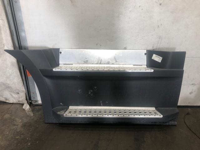 2019 Freightliner CASCADIA Left Grey Chassis Fairing | Length: 66.5  | Wheelbase: 227
