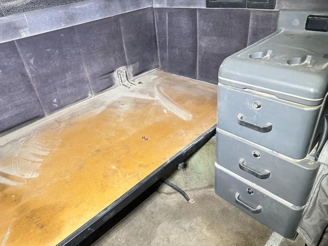 1999 Volvo VNL Bunk