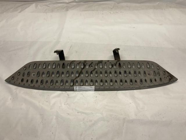 2020 Peterbilt 579 35-inch Step: P/N A82-6000