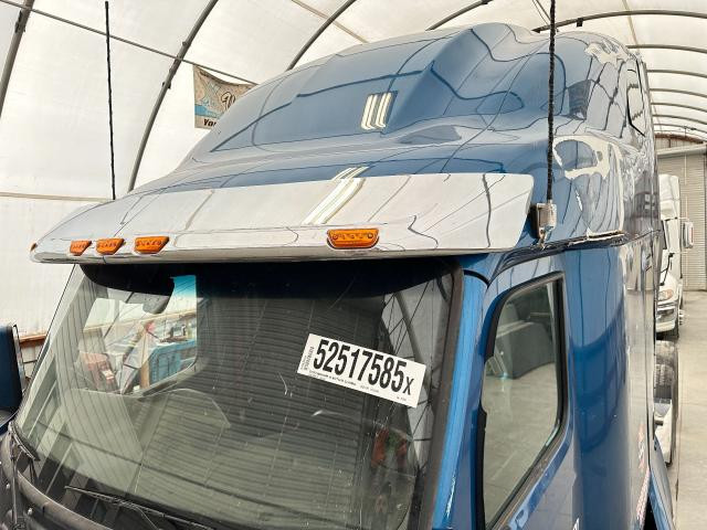 2022 Peterbilt 579 Sun Visor (Exterior)