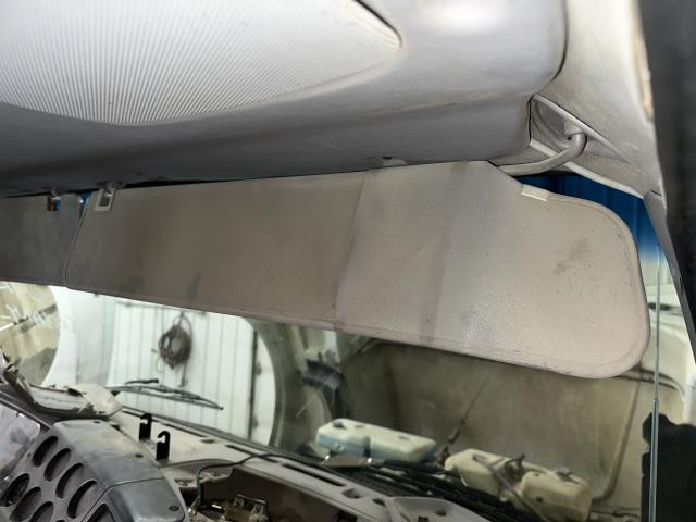 1998 Ford A9522 Right Interior Sun Visor