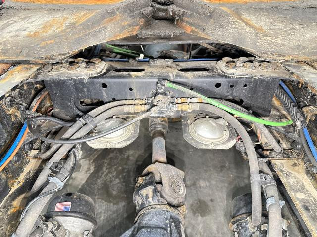 2019 Freightliner CASCADIA Steel Suspension Crossmember / K-Frame: Under 5th Wheel