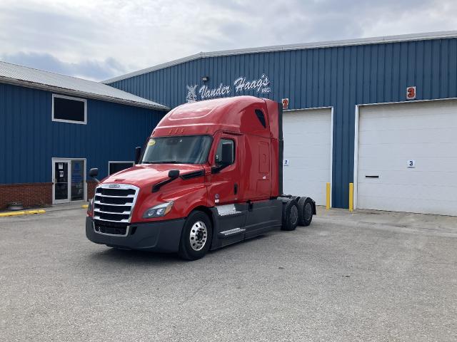 2023 Freightliner CASCADIA Truck: Tractor, Tandem Axle Sleeper Cab