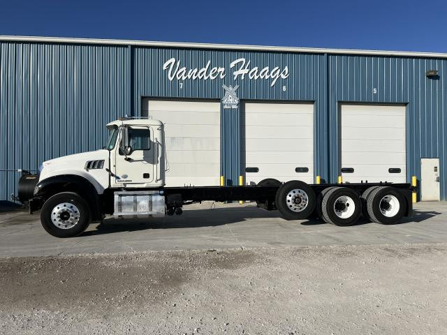 2013 Mack GU700 Truck: Cab & Chassis, Tandem Axle