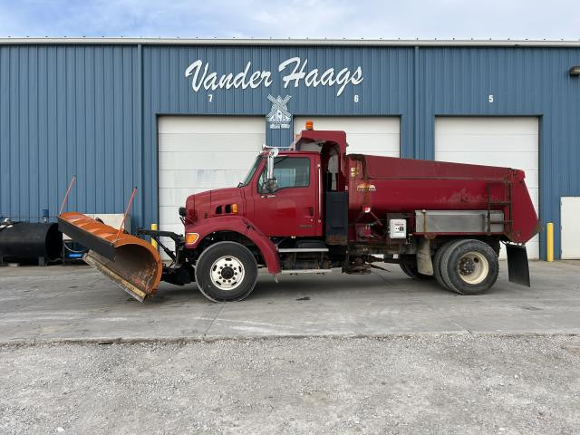 2005 Sterling L7501 Truck: Plow/Spreader Truck