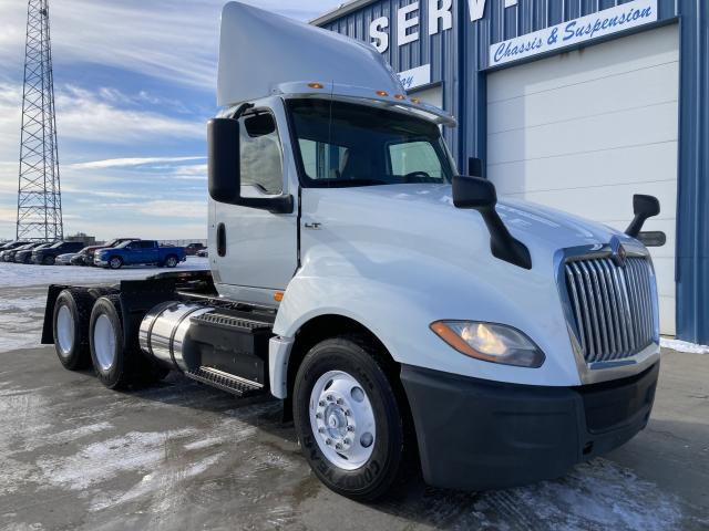2018 International LT Truck: Tractor, Tandem Axle Day Cab