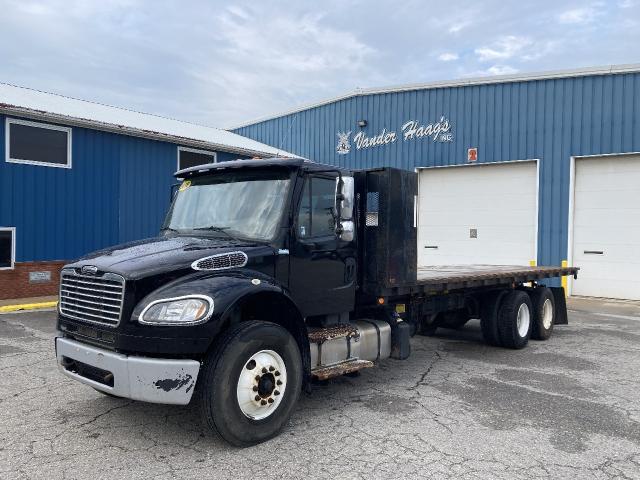 2018 Freightliner M2 106 Truck: Flatbed Truck