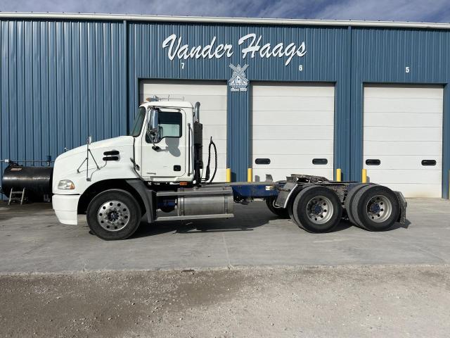 2007 Mack TRUCK Truck: Tractor, Tandem Axle Day Cab