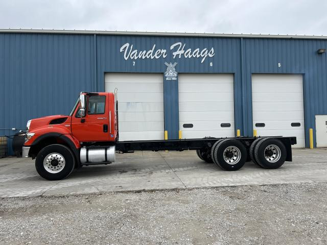 2011 International WORKSTAR Truck: Cab & Chassis, Tandem Axle
