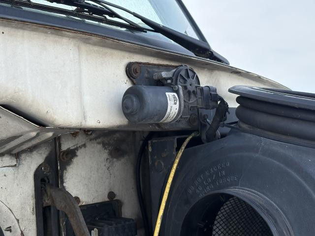 1997 Ford L9522 Wiper Motor, Windshield: W/ Transmission