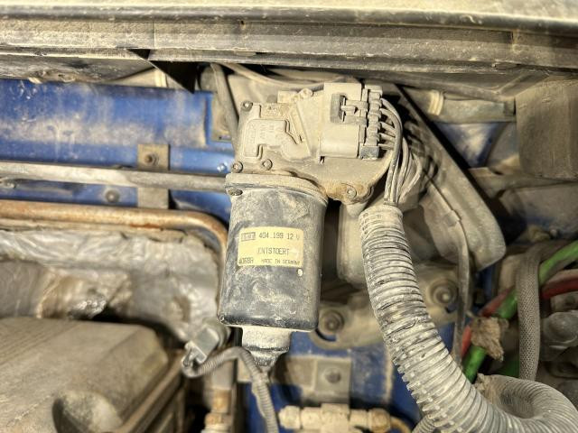 1999 Volvo VNL Wiper Motor, Windshield: Wiper Motor Only