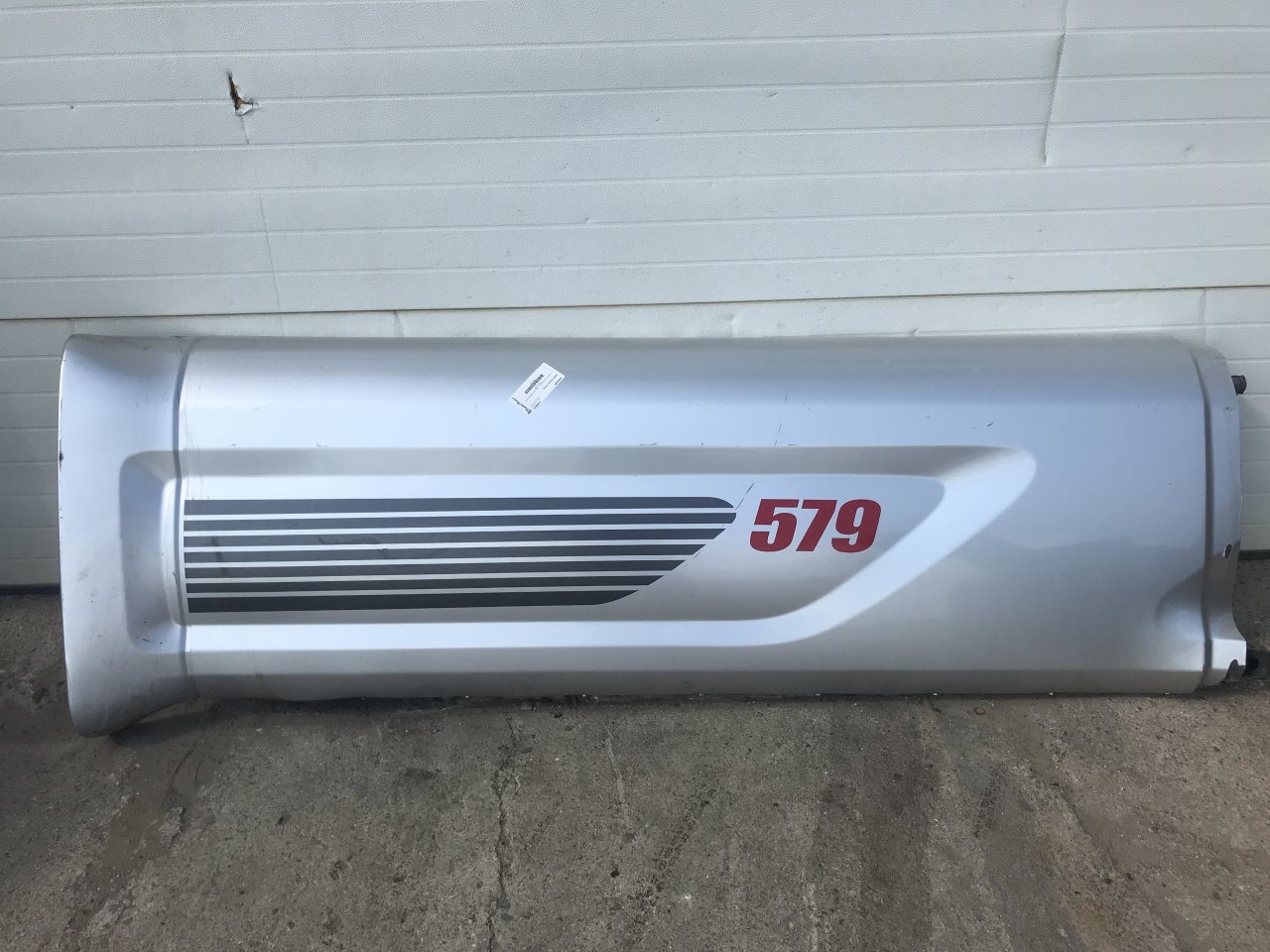 A33-1180-20001885R | Peterbilt 579 Skirt for Sale